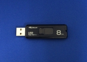 Be Value 8GB USBメモリー