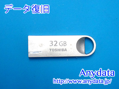 TOSHIBA USBメモリー 32GB(Model NO:THN-U401S0320E4)